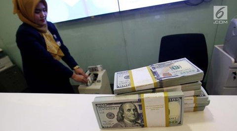 Ilustrasi Uang Dollar Credit: pexels.com/cottonbro