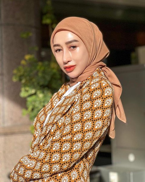 Sebelumnya, Nikita Mirzani dan asistennya, Ismail Marzuki, didakwa atas dugaan pemerasan terhadap dr. Reza Gladys, pemilik produk Glafidsya. (Kapanlagi.com/Budy Santoso)