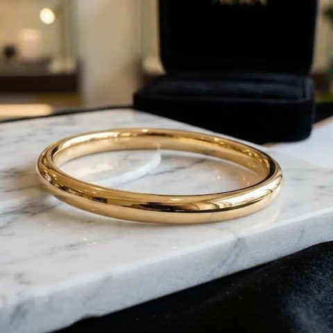 Model Gelang Emas yang Mudah Dijual Kembali (created by AI)