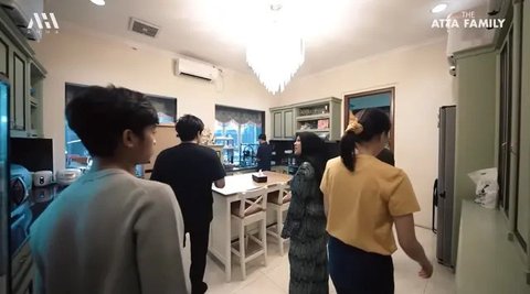 Potret Dapur Rumah Ruben Onsu yang Lama. (foto: YouTube AH)
