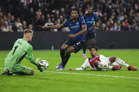 Pemain Timnas Belanda, Tijjani Reijnders, melakukan selebrasi setelah memcetak gol ke gawang Lituania pada laga terakhir Grup G kualifikasi zona Eropa di Stadion Johan Cruijff ArenA, Amsterda