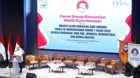 Ketua Umum Forum Masyarakat Indonesia Emas (Formas) Yohanes Handoyo Budhisejati saat menjawab pertanyaan sejumlah wartawan. (Liputan6/Rifqy Alief)