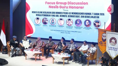 Ketua Umum Forum Masyarakat Indonesia Emas (Formas) Yohanes Handoyo Budhisejati saat menjawab pertanyaan sejumlah wartawan. (Liputan6/Rifqy Alief)