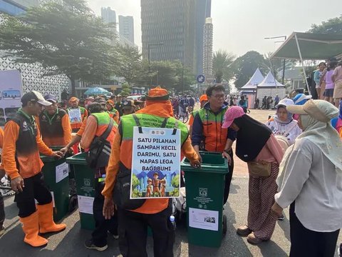 Sejumlah warga melakukan kegiatan saat Hari Bebas Kendaraan Bermotor (HBKB) atau Car Free Day (CFD) di kawasan Rasuna Said, Jakarta Selatan, Minggu 10 Mei 2026. (Antara)