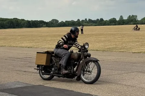 Keren Banget, Aktor Hollywood Ini Modifikasi Harley-Davidson Tua jadi Motor Hybrid (Carscoops)
