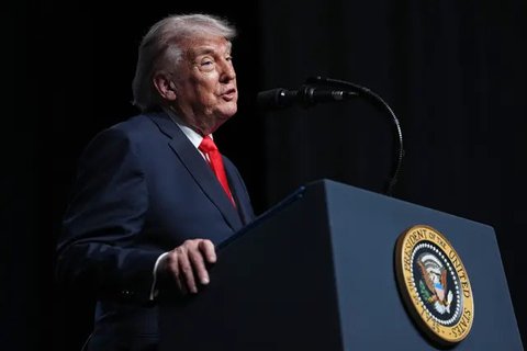 Presiden Amerika Serikat Donald Trump di Ruang Oval, Gedung Putih, Kamis (29/1/2026). (Dok. AP/Allison Robert)