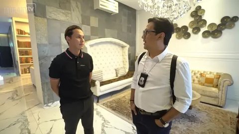 Potret Ruang Tamu Rumah Andhika Pratama dan Ussy Sulistiawaty (Foto: YouTube/TAULANY TV)