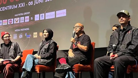 Jadi produser eksekutif film Dosa: Penebusan atau Pengampunan, tantangan baru bagi Irish Bella. Nyonya Haldy Sabri merasa bagai pemimpin orkestra. (Foto: Dok. Instagram @_irishbella_)