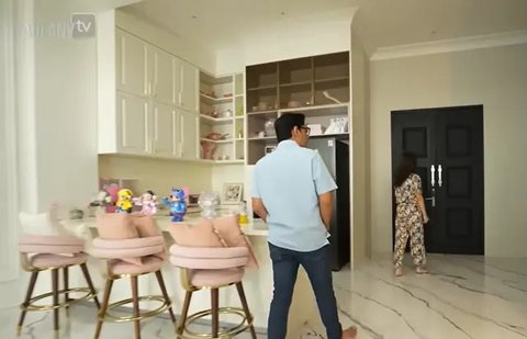 Potret Kamar Tidur Anak di Rumah Sarwendah / Youtube Taulany TV