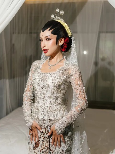 Detail Kebaya Akad Jennifer Coppen  (instagram.com/jennifercoppenreal20)