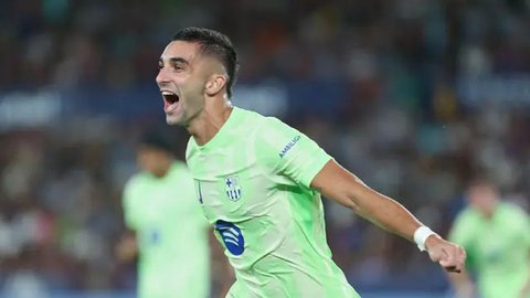 Ekspresi Ferran Torres usai membobol gawang Real Betis di lanjutan La Liga musim 2025/2026, Minggu (7/12/2025) (AP Photo/Manu Reino)