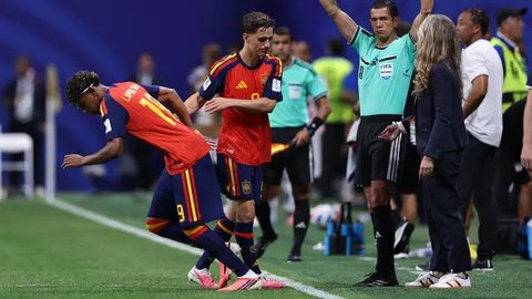 Aksi Lamine Yamal dalam laga Spanyol vs Tanjung Verde di fase grup Piala Dunia 2026, Senin (15/6/2026). (AP Photo/Jacob Kupferman)
