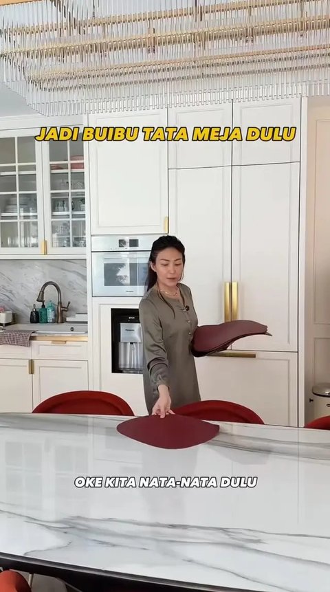 Potret Dapur di Rumah Ayu Dewi / Instagram @mrsayudewi