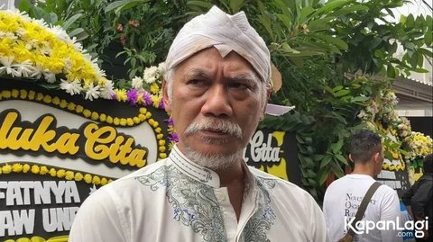 Kondisi Tio Pakusadewo Membaik, Dewi Perssik Berharap Bisa Main Film Bareng