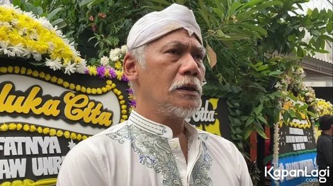 Kondisi Tio Pakusadewo Membaik, Dewi Perssik Berharap Bisa Main Film Bareng