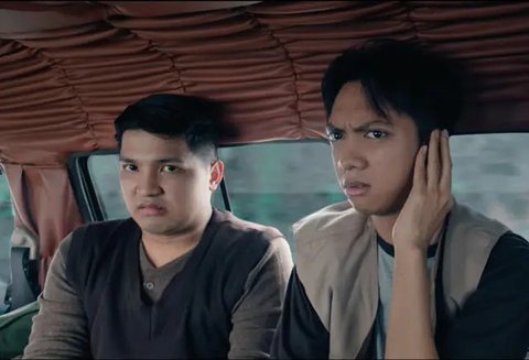 Kali pertama jadi pemeran utama di layar lebar, Jirayut deg-degan banget saat reading naskah film Cek Khodam bareng acting coach. Ia merasa salah melulu. (Foto: Dok. Instagram @jirayutdaa4off