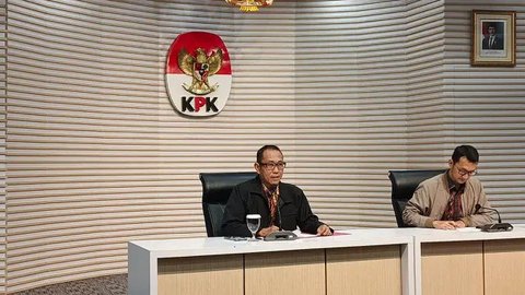 Konferensi pers penetapan tersangka dalam perkara dugaan suap proyek di Kabupaten Langkat Tahun Anggaran 2025-2026. (Liputan6.com/Dimas)