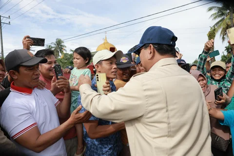 Usai Tahun Baru di Tapsel, Prabowo ke Aceh Tamiang Tinjau Pembangunan Huntara Warga