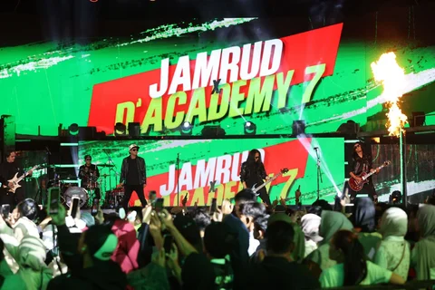 Jamrud saat  memeriahkan Konser Raya 31 Tahun Indosiar Luar Biasa di  Studio 6 Emtek City, Daan Mogot, Jakarta Barat, Sabtu malam (10/01/2026).