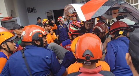 Pasutri di Makassar Tertimpa Atap Beton Indekos
