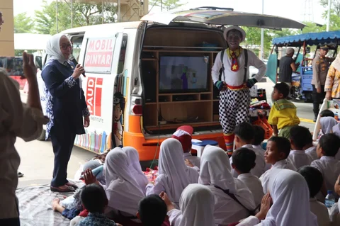 Askrindo-KemenPPA Salurkan Dukungan Pendidikan dan Kesehatan untuk Anak Pesisir