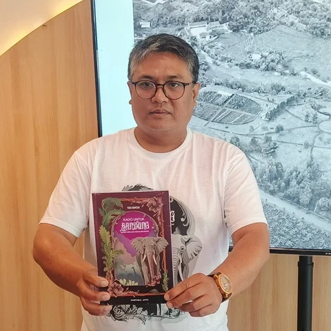 Akademisi Sejarah, Yudi Hamzah, usai diskusi terkait buku sejarah Bandung Zoo