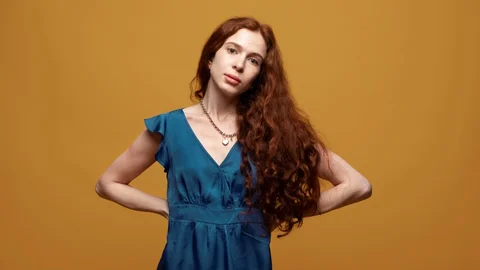 ilustrasi rambut curly