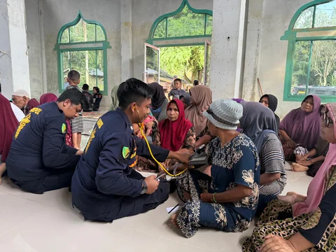 Tim Medis Polri Jangkau Korban Banjir Aceh Tamiang, Pulihkan Kesehatan dan Semangat Warga