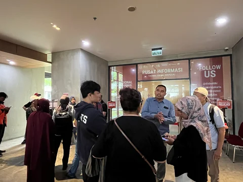 Pengunjung Teater Bintang Planetarium Jakarta Membludak
