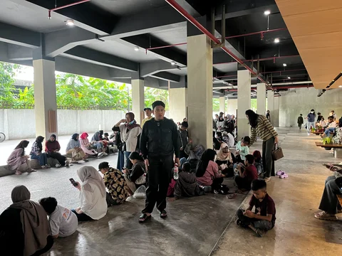 Pengunjung Teater Bintang Planetarium Jakarta Membludak