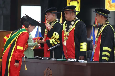 Kepala Staf Angkatan Darat Jenderal TNI Maruli Simanjuntak memimpin wisuda 380 Perwira Remaja Abituren Akademi Militer Tahun Akademik 2025 di Markas Besar Angkatan Darat, Selasa (20/01/2026).