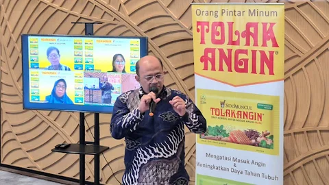 Komisaris Independen PT Industri Jamu Dan Farmasi Sido Muncul Tbk, DR. Dr. Mohammad Adib Khumaidi, Sp.OT.