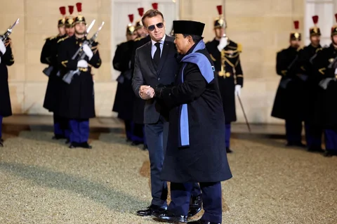 Presiden Prabowo Subianto saat melakukan  pertemuan dengan Presiden Prancis Emmanuel Macron di Istana Elysee di Paris, Prancis, Jumat (23/01/2026) waktu setempat.