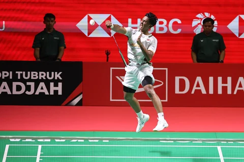 Tunggal putra Indonesia, Alwi Farhan,  saat menyingkirkan wakil Taiwan, Chi Yu Jen, dengan skor telak dua gim langsung, 21-11 dan 21-12 pada babak semifinal  Indonesia Masters 2026 di Istora Senayan, Jakarta, Sabtu (24/01/2026).