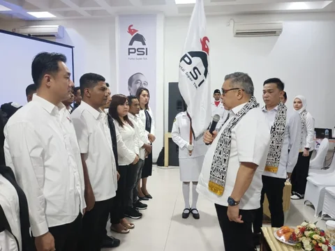 Ketua Harian DPP PSI, Ahmad Ali saat membuka Rakorwil PSI Maluku di Ambon