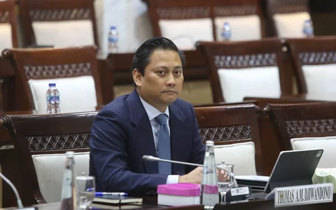 Calon Deputi Gubernur Bank Indonesia Thomas Djiwandono  mengikuti uji kelayakan dan kepatutan calon Deputi Gubernur Bank Indonesia di ruang Komisi XI DPR, Kompleks Parlemen, Senayan, Jakarta, Senin (26/1/2026).