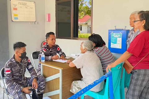 FOTO: TNI AL Bangun Dialog dan Pulihkan Kepercayaan Masyarakat di ...