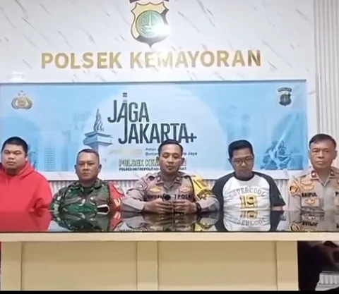 TNI-Polri minta maaf tuding penjual kue jualan dagangan berbahan spons