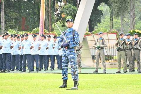 Prajuruit TNI AU saat mengikuti upacara peringatan HUT ke-4 Koopsudnas di Makoopsudnas Halim Perdanakusuma, jakarta, Rabu *28/01/2026).