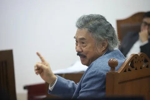 Gayus Lumbuun memberikan keterangan sebagai saksi ahli dalam sidang gugatan perdata CMNP di Pengadilan Negeri Jakarta Pusat, Rabu (28/01/2026)..