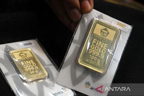 Harga Emas Antam kembali menunjukkan tren kenaikan signifikan pada Sabtu, 24 Januari, mencapai Rp2,887 juta per gram. Kenaikan ini juga diikuti oleh harga buyback, serta adanya ketentuan pajak yang berlaku. Simak rincian lengkap harga dan aturan pajaknya.