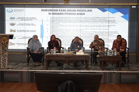 Rapat Koordinasi Pemangku Kepentingan dalam Perumusan Kebijakan Penguatan Daya Saing Produk Kelautan dan Perikanan yang diselenggarakan Kementerian Kelautan dan Perikanan