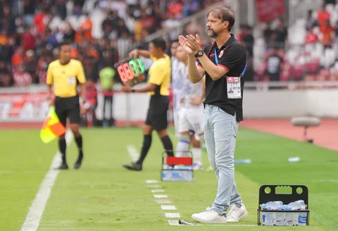 Pelatih  Persija Jakarta Mauricio Souza pada pertandingan BRI Super League di Stadion Utama Gelora Bung Karno (SUGBK), Jakarta, Sabtu (03/01/2026).