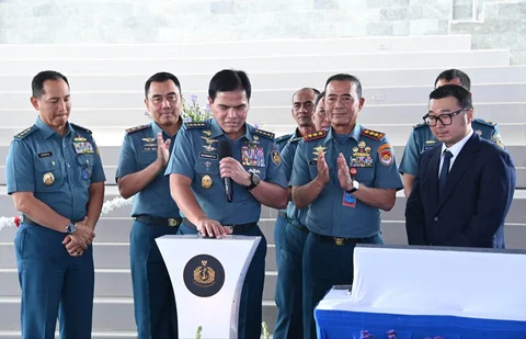 Kasal Laksamana TNI  Muhammad Ali saat meresmikan Gedung Damage Control Simulator di Komando Latihan Komando Armada I, Jakarta, Kamis (29/01/2026).