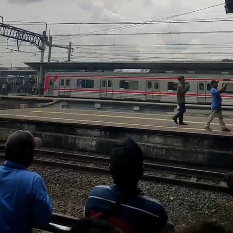 Percikan Api di Stasiun Bogor
