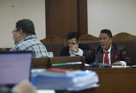 Ahli hukum perdata Gunawan Widjaja memberikan keterangan dalam sidang gugatan di Pengadilan Negeri Jakarta Pusat, Rabu (07/01/2026).