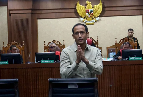 Mantan Mendikbudristek Nadiem Anwar Makarim saat menjalani sidang perkara dugaan korupsi pengadaan laptop Chromebook dan Chrome Device Management (CDM) di Pengadilan Tipikor Jakarta, Kamis (8/1/2026).