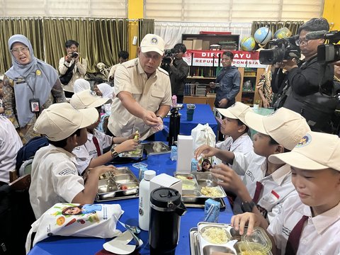 Kepala BGN di SD 01 Kalibaru Cilincing