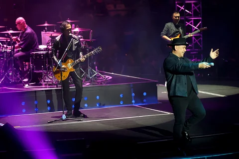 Grup band  Padi Reborn saat  Konser Dua Delapan yang digelar pada Sabtu (31/02/2026) malam di Tennis Indoor Senayan, Jakarta