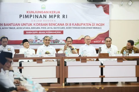 Kasatgas Tito Karnavian saat acara Penyerahan Bantuan kepada Daerah Terdampak bersama Pimpinan MPR RI